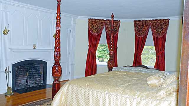 Guest room.