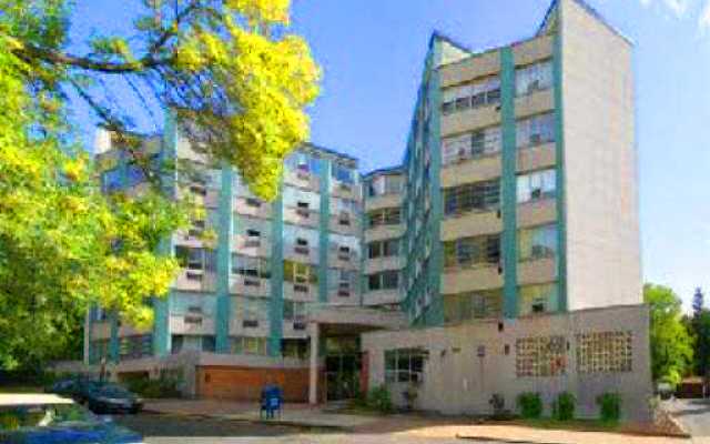 Spacious Condo - Mid-Rise!